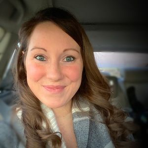 Meet your Posher, Abby